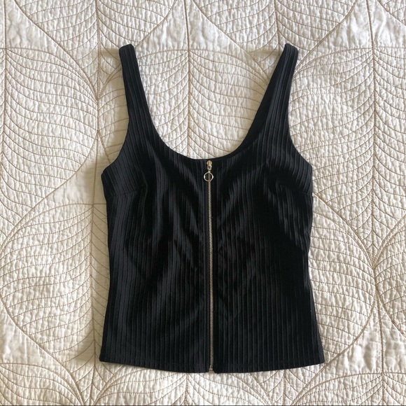 5/$35🍑 DYNAMITE Black Zip Up Tank - Picture 1 of 4